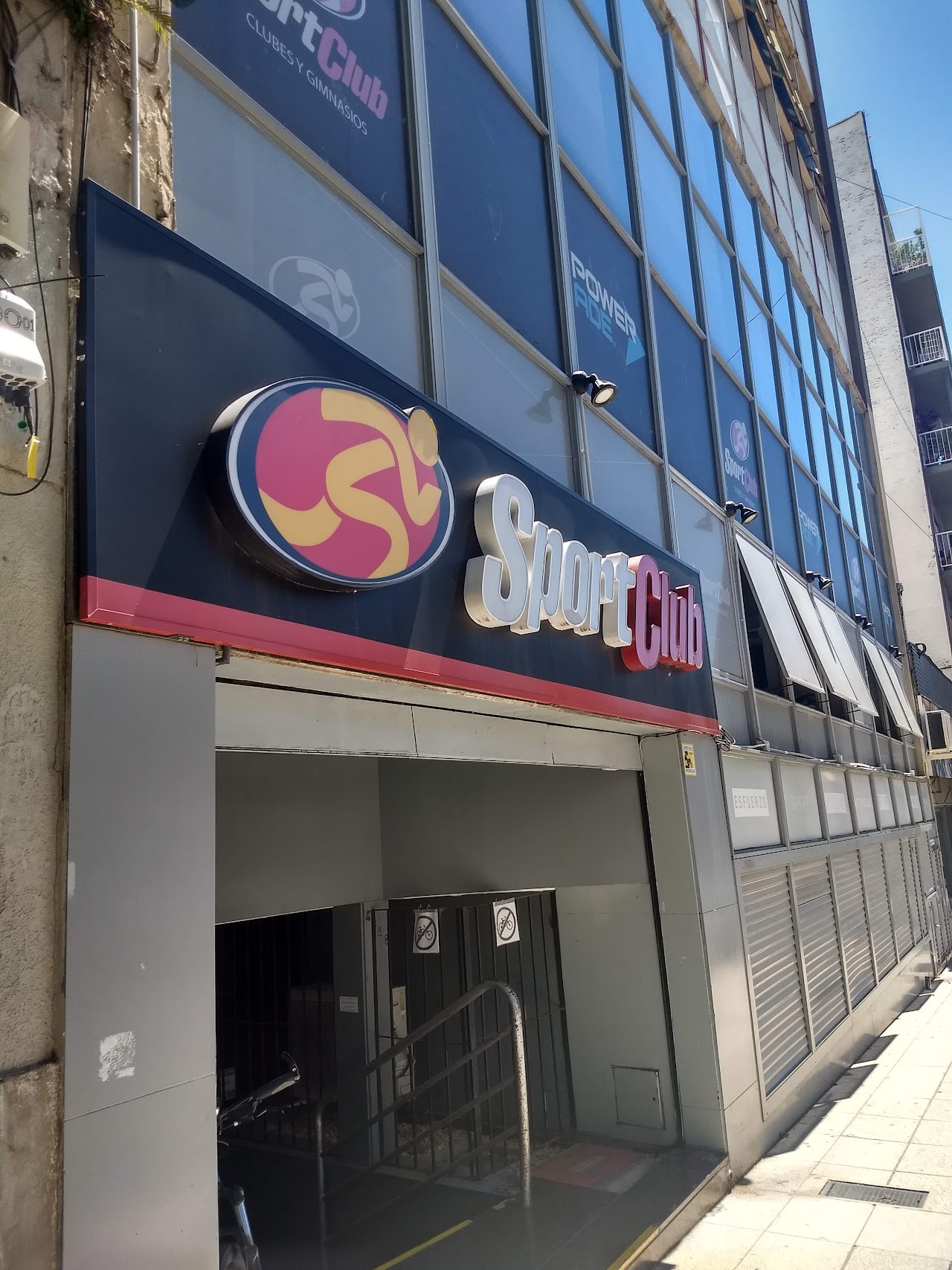 Fachada de SportClub Palermo